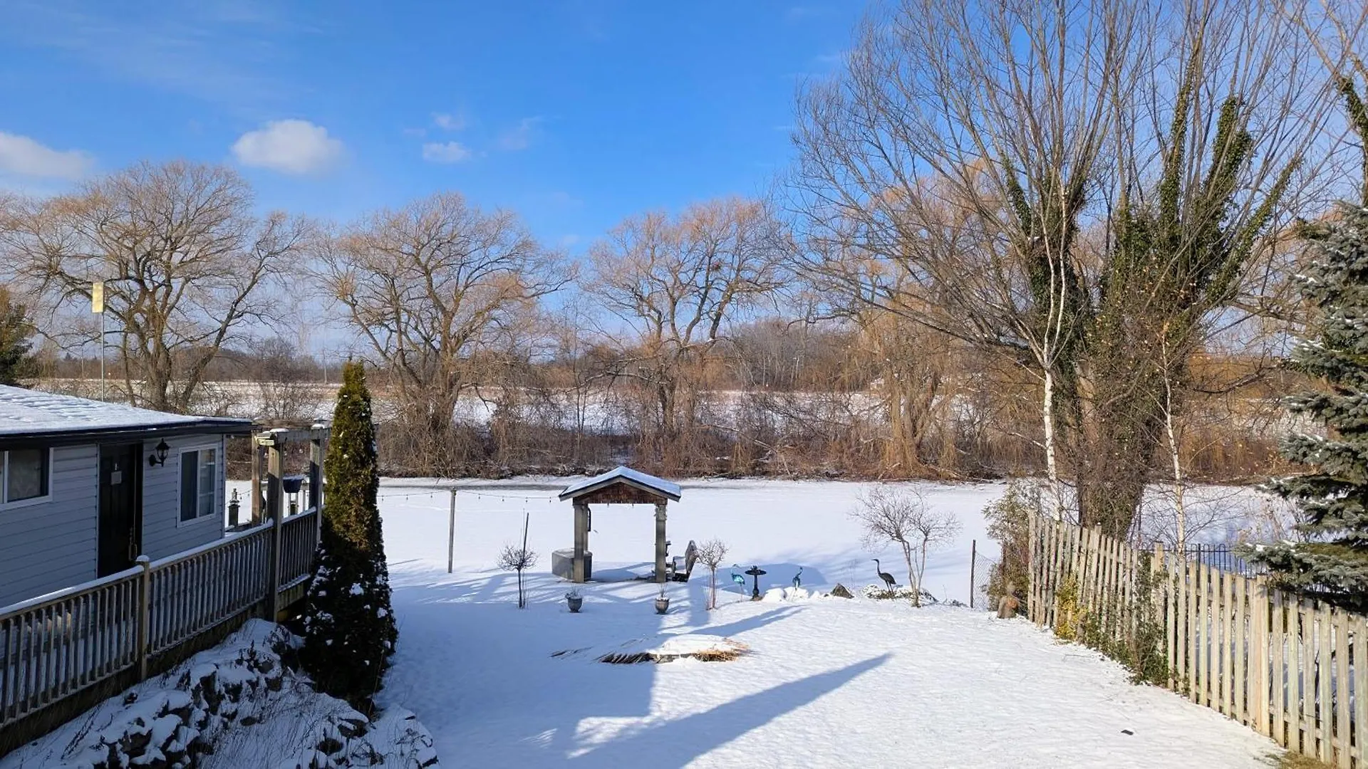 Niagara Creekside B&B - Waterfront Suite Bed and breakfast Niagara Falls