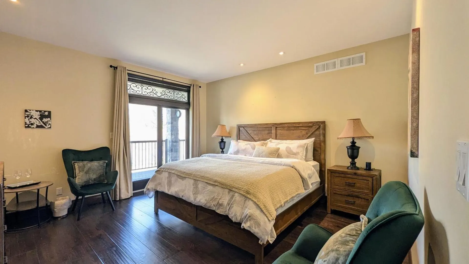 Niagara Creekside B&B - Waterfront Suite